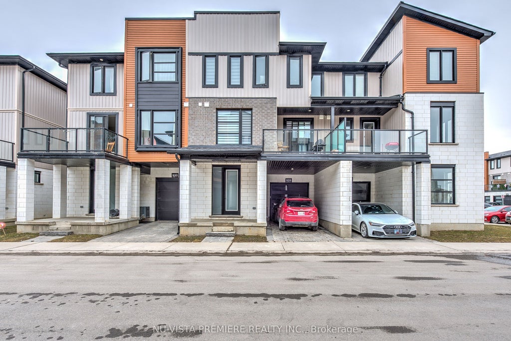 926 Battery Park, London North