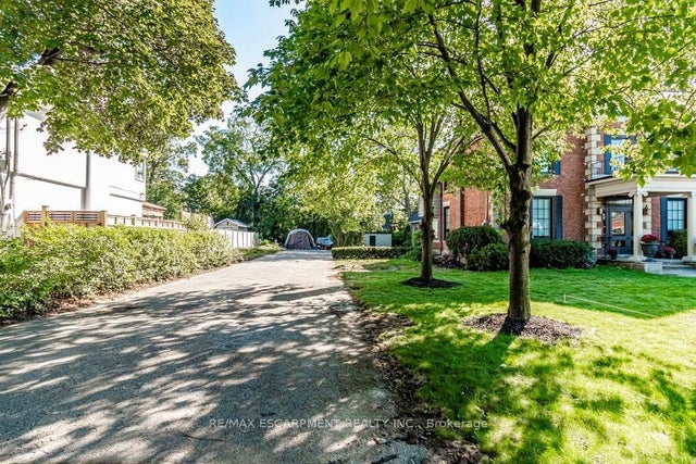 182 Concession Street, Hamilton