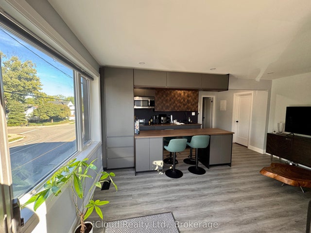 78 Melvin Avenue A, Hamilton