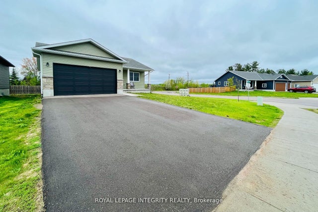 20 Terrance Drive, Petawawa