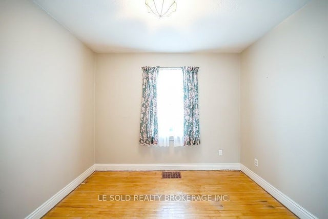 130 Leland Street 1st Floor Room, Hamilton
