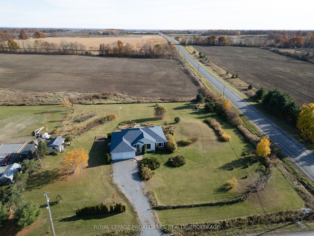 10 North Shore Road, Frontenac Islands