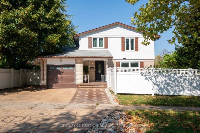 711 Alanbrook Street S, London South