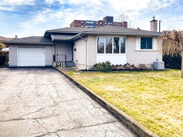 20 Drury Crescent, St. Catharines