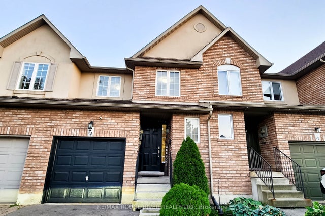 74 Meadow Wood Crescent, Hamilton