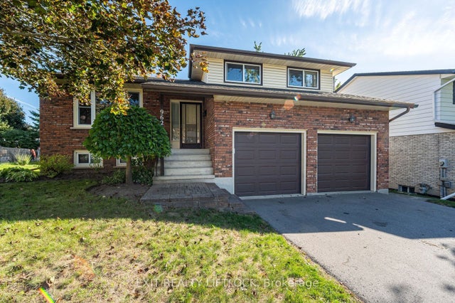 962 Golfview Road, Peterborough
