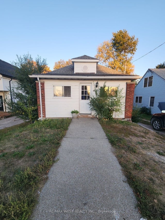 400 Brock Street S, Sarnia