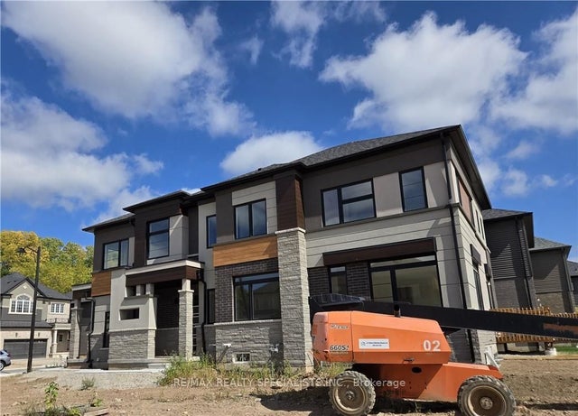 28 Mckernan Avenue, Brant