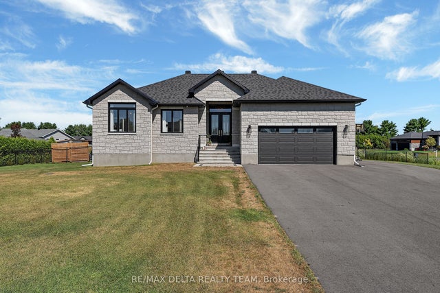 138 Des Tulipes Street, Clarence-Rockland