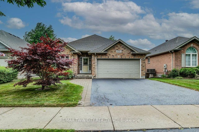 670 Salzburg Drive, Waterloo