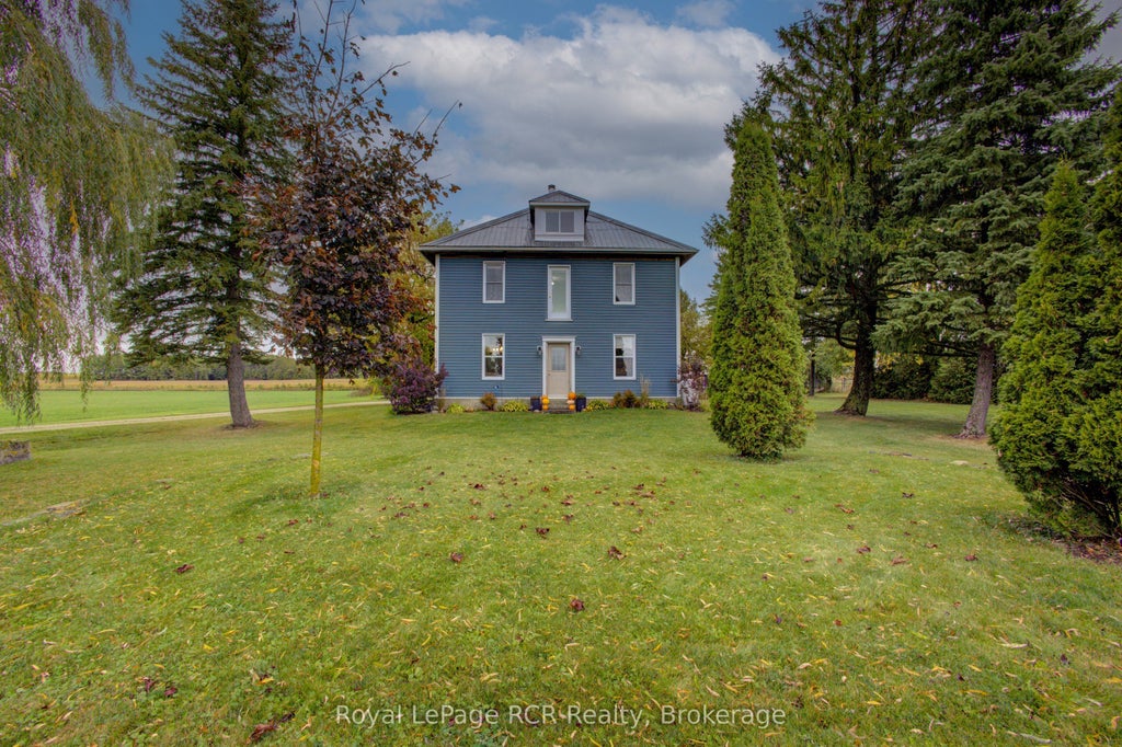 8220 8 Line, Wellington North