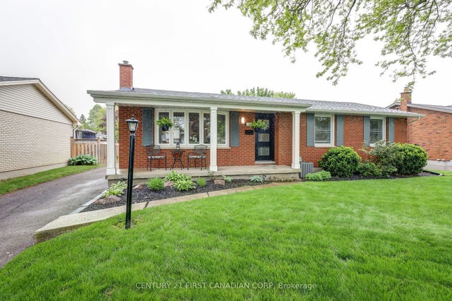 116 Downing Crescent, London South