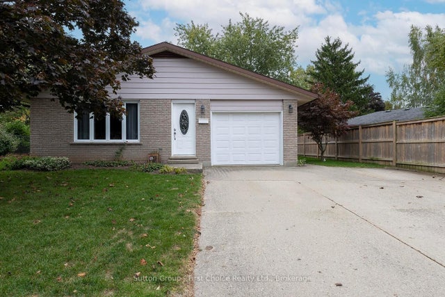 67 Dixon Road, Stratford