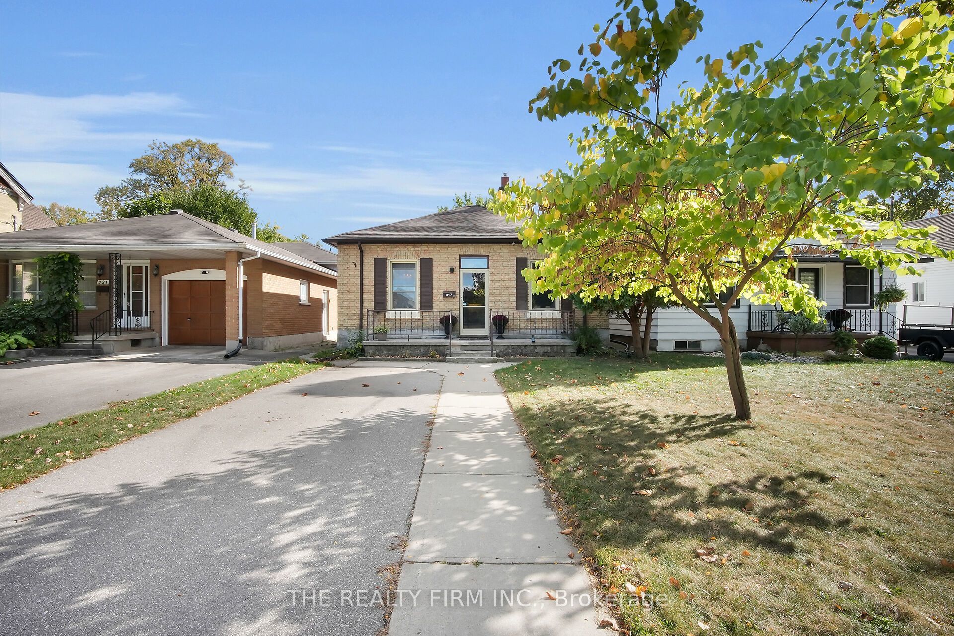 Photo of Listing #X12453869