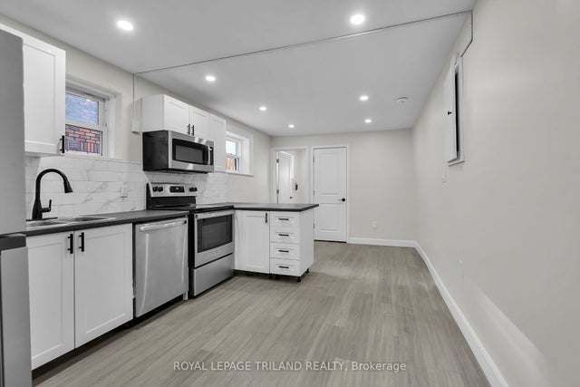 425 Mckenzie Avenue 2, London South