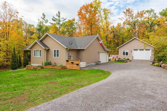 25 Lakeland Avenue, Trent Lakes
