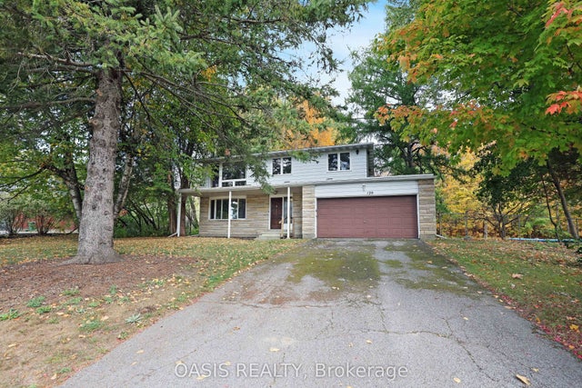 120 Glenncastle Drive, Carp - Huntley Ward