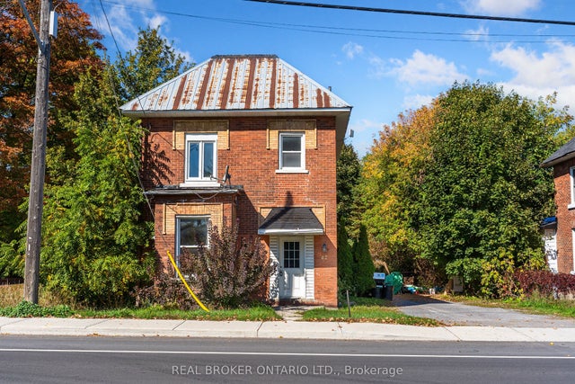 42 Daniel Street N, Arnprior