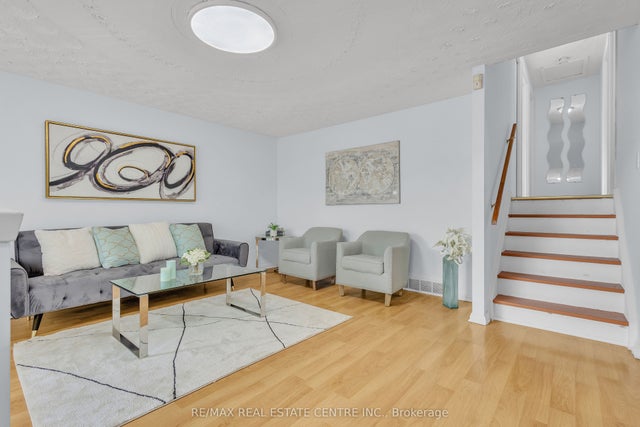 87 Christopher Drive, Waterloo