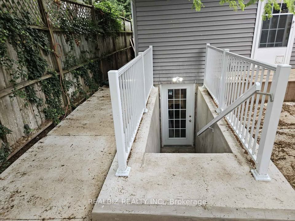 214 Main Street E Lower Level, Grimsby