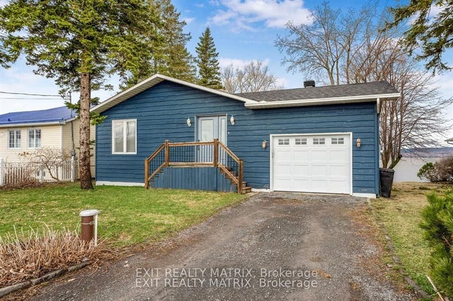 922 Lalonde Road, Champlain