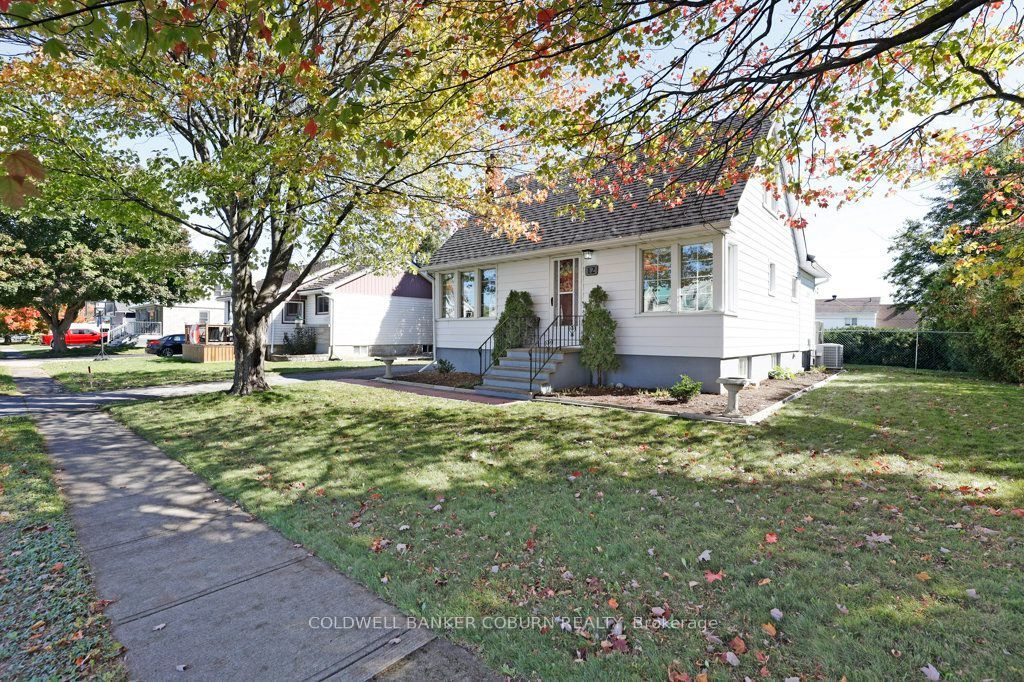 12 Maple Avenue, South Dundas