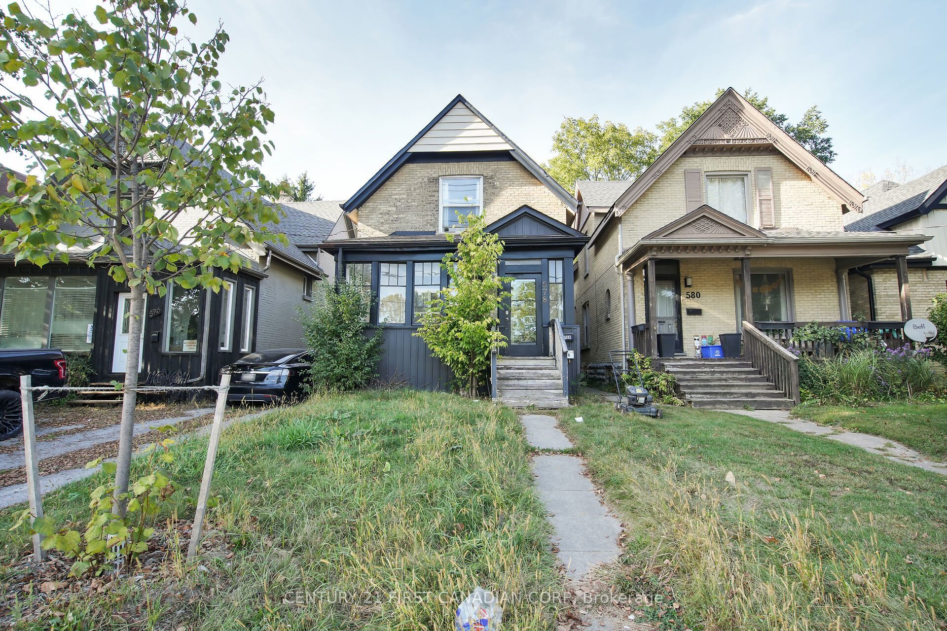 Photo of Listing #X12456593