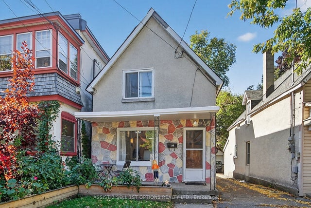 104 Lebreton Street N, West Centre Town