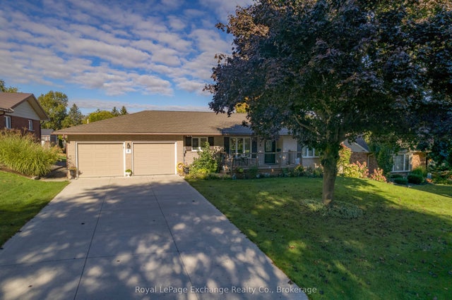 8 Remington Drive, North Huron