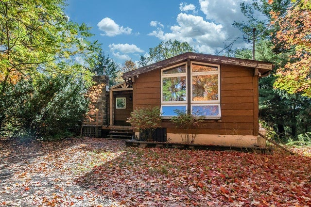 1556 Ham Road, Loyalist