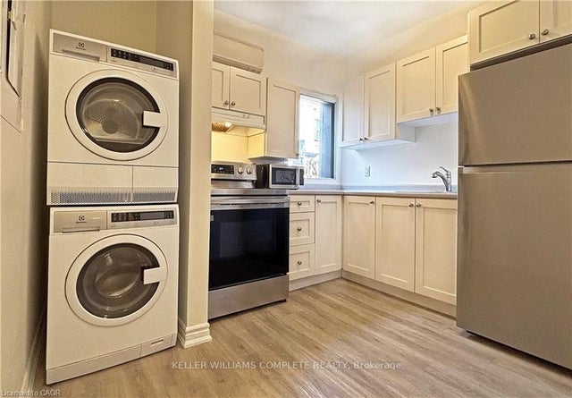 76 Wentworth Street S 2, Hamilton