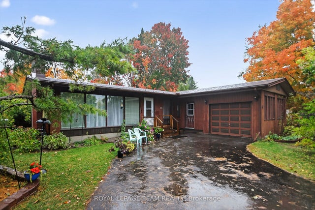 46 Quinpool Crescent, Bells Corners and South to Fallowfield