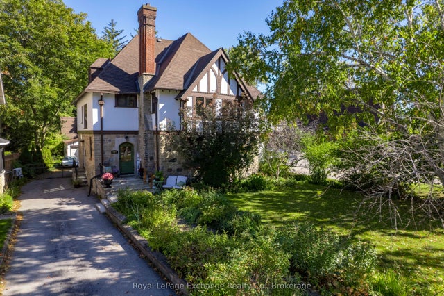 1069 4th Avenue W, Owen Sound