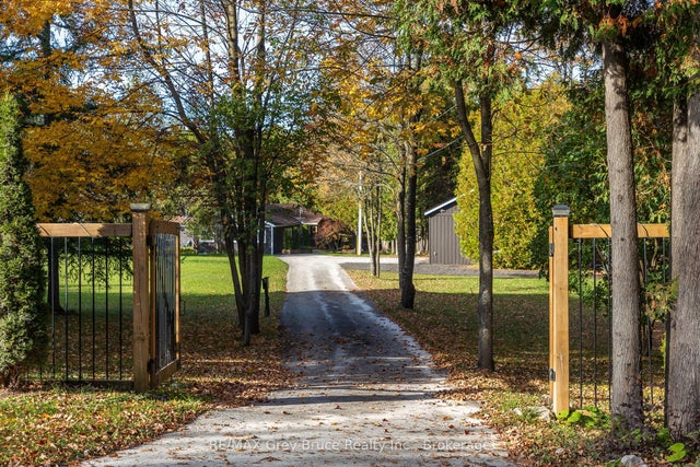 495204 Traverston Road, West Grey