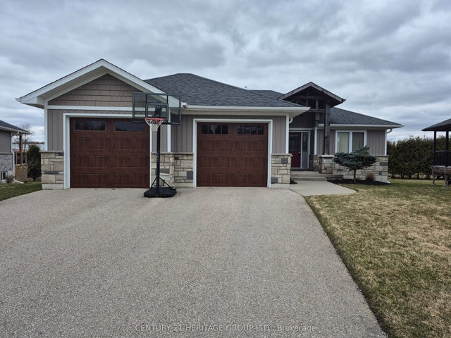 109 Tuffy Macdougall Court, Minto