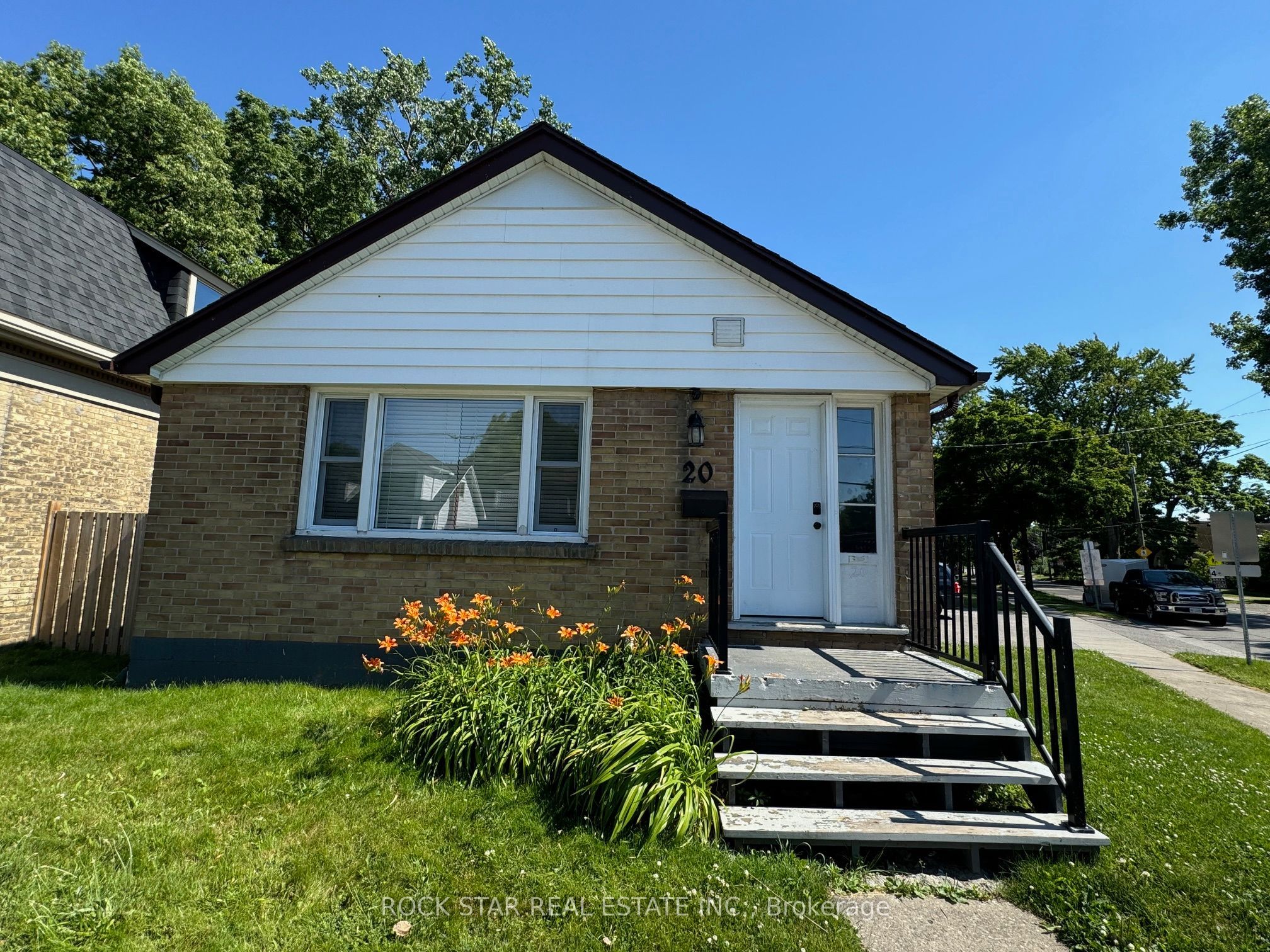 Photo of Listing #X12459482