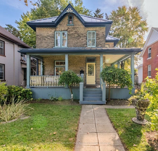 219 Front Street, Stratford