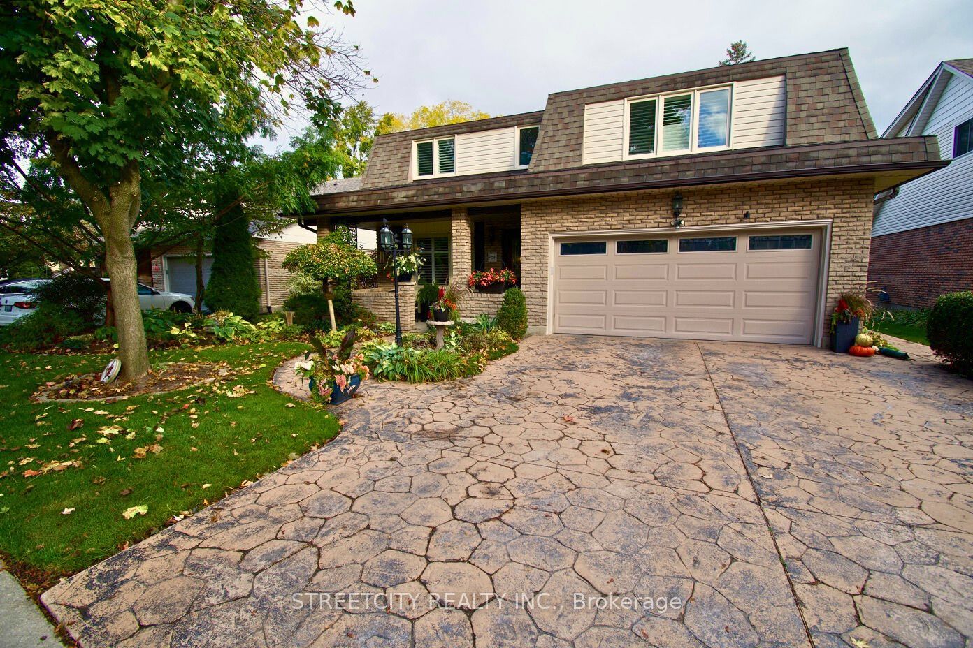 Photo of Listing #X12459789