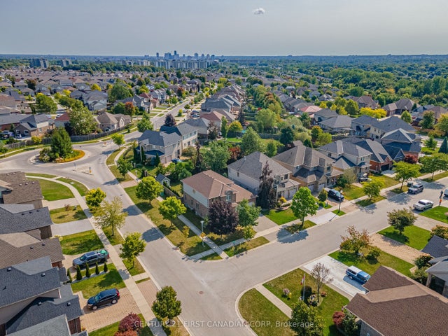 792 Redtail Trail, London North