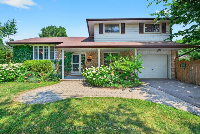 23 Diamond Crescent, Belleville