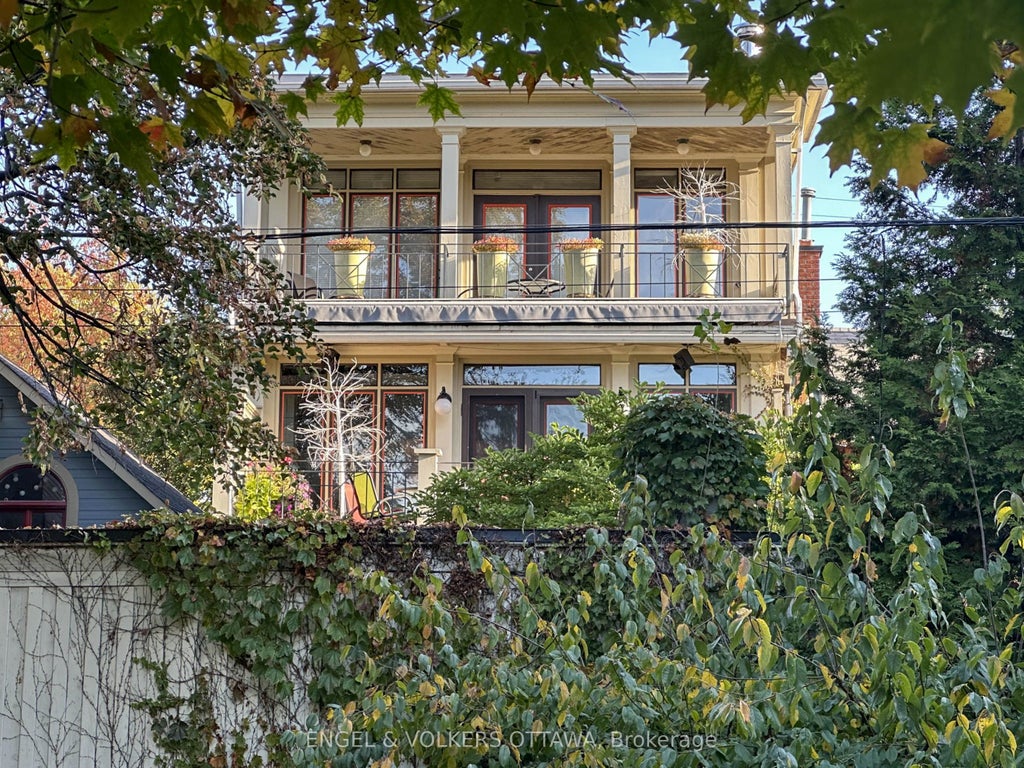 105 Stanley Avenue, New Edinburgh - Lindenlea