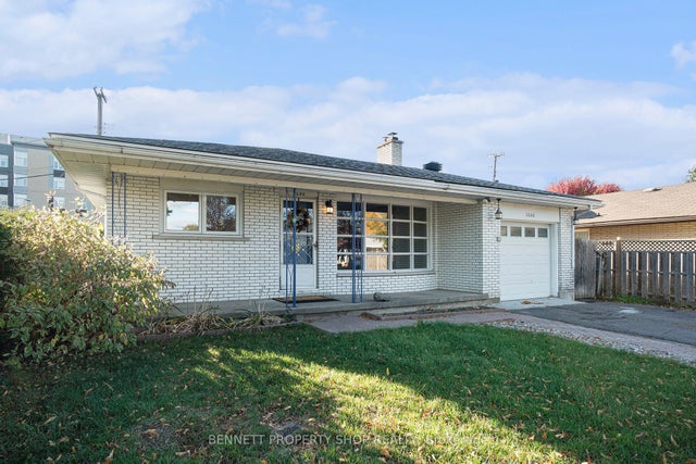 2606 Egan Road, Billings Bridge - Riverside Park and Area