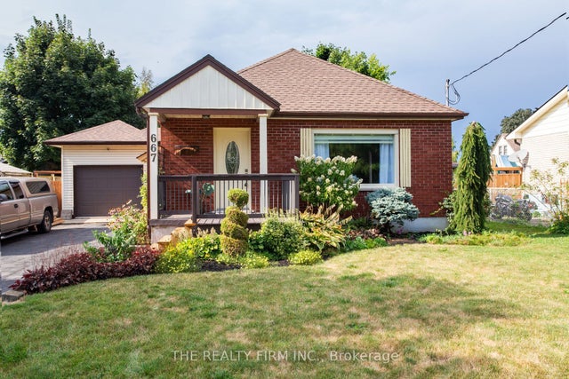 667 Devonshire Avenue, Woodstock