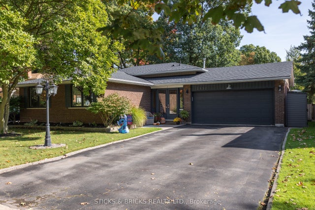 2530 Dorchester Road, Niagara Falls