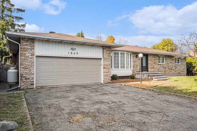 1843 Rideau Road, Blossom Park - Airport and Area