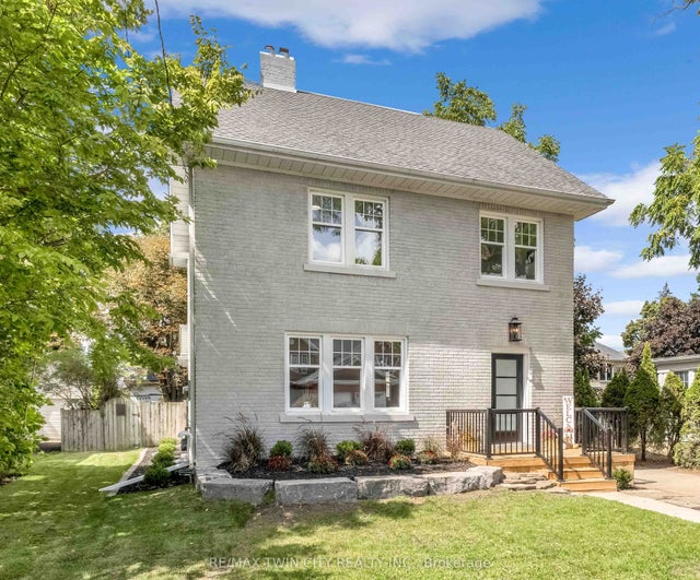 15 Hawarden Avenue, Brantford