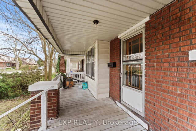 1427 Bruce Avenue, Windsor