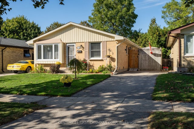 486 Ferndale Avenue, London South