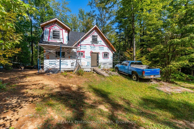 319 Boundary Road, Minden Hills