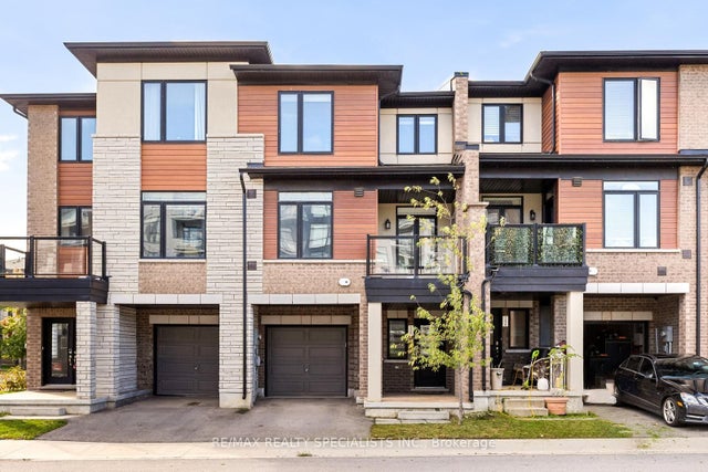 590 North Service Road 135, Hamilton